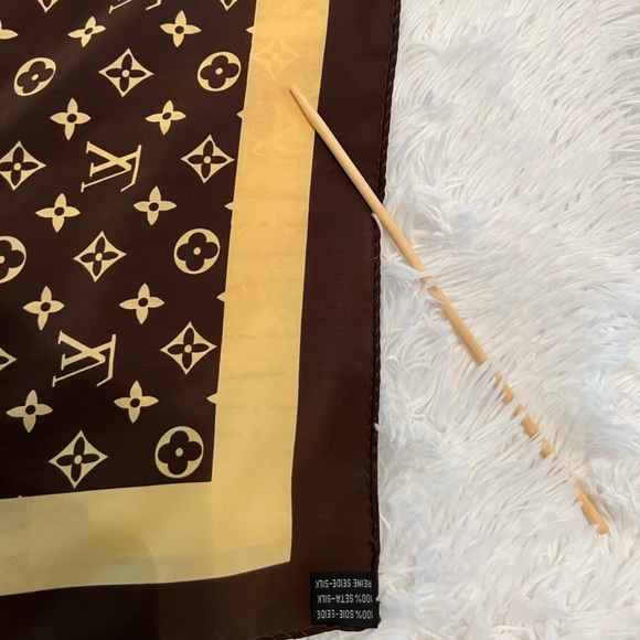 Authentic Vintage Louis Vuitton Large Monogram Silk Scarf - Picture 12 of 15